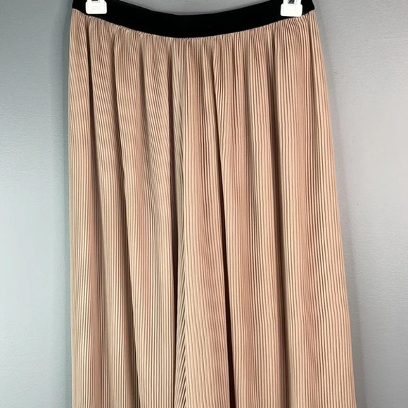 ZARA Plisse Culottes Tan Nude Wide Leg Crop Contrast Black Elastic Waistband S - Picture 3 of 10